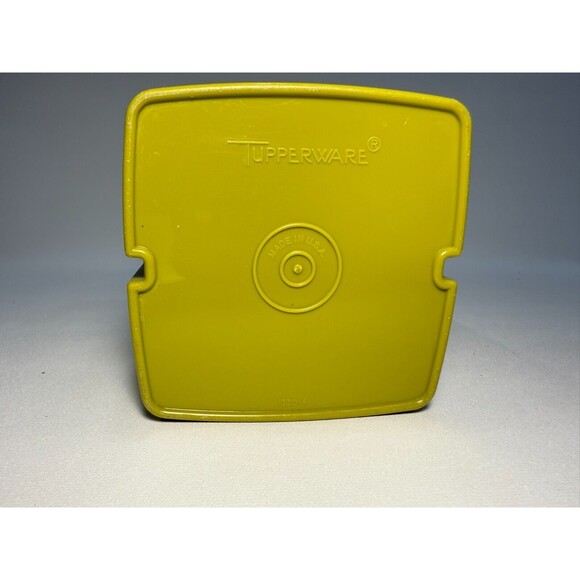 Vintage Green Tupperware Pickle Container 1330-6 *  7" TALL  3 1/2" SQUARE - Picture 2 of 6